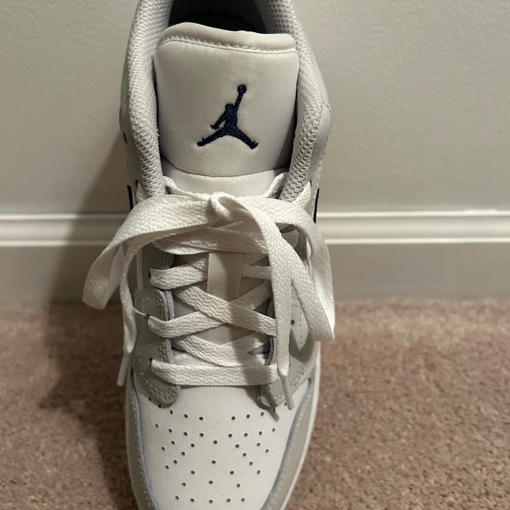 Nike Kids Air Jordan 1 Low White, Gray and Navy Size 6 kids - Picture 3 of 7
